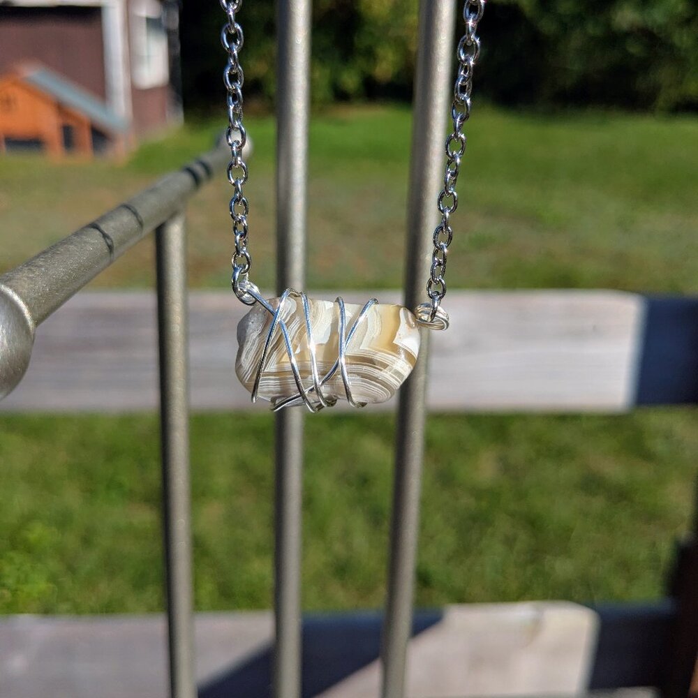 Mexican Lace Agate Wire Wrap Necklace - Picture 12 of 13